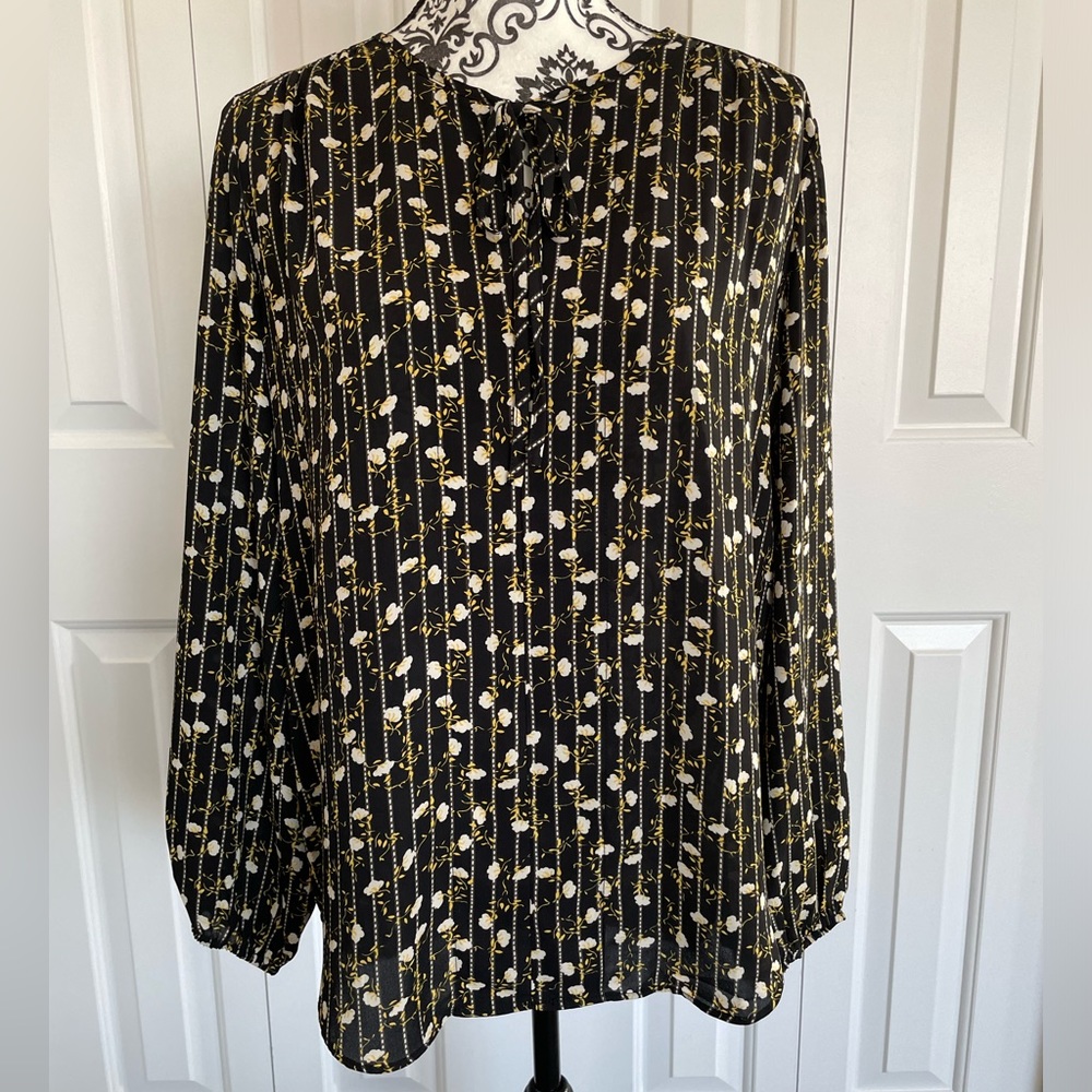 Floral blouse 🌼